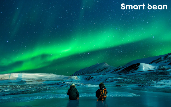 我不说，谁能想到这款办公桌竟然藏了一块屏幕！